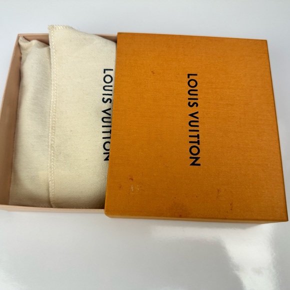 Louis Vuitton Coin Pouch - Picture 8 of 8